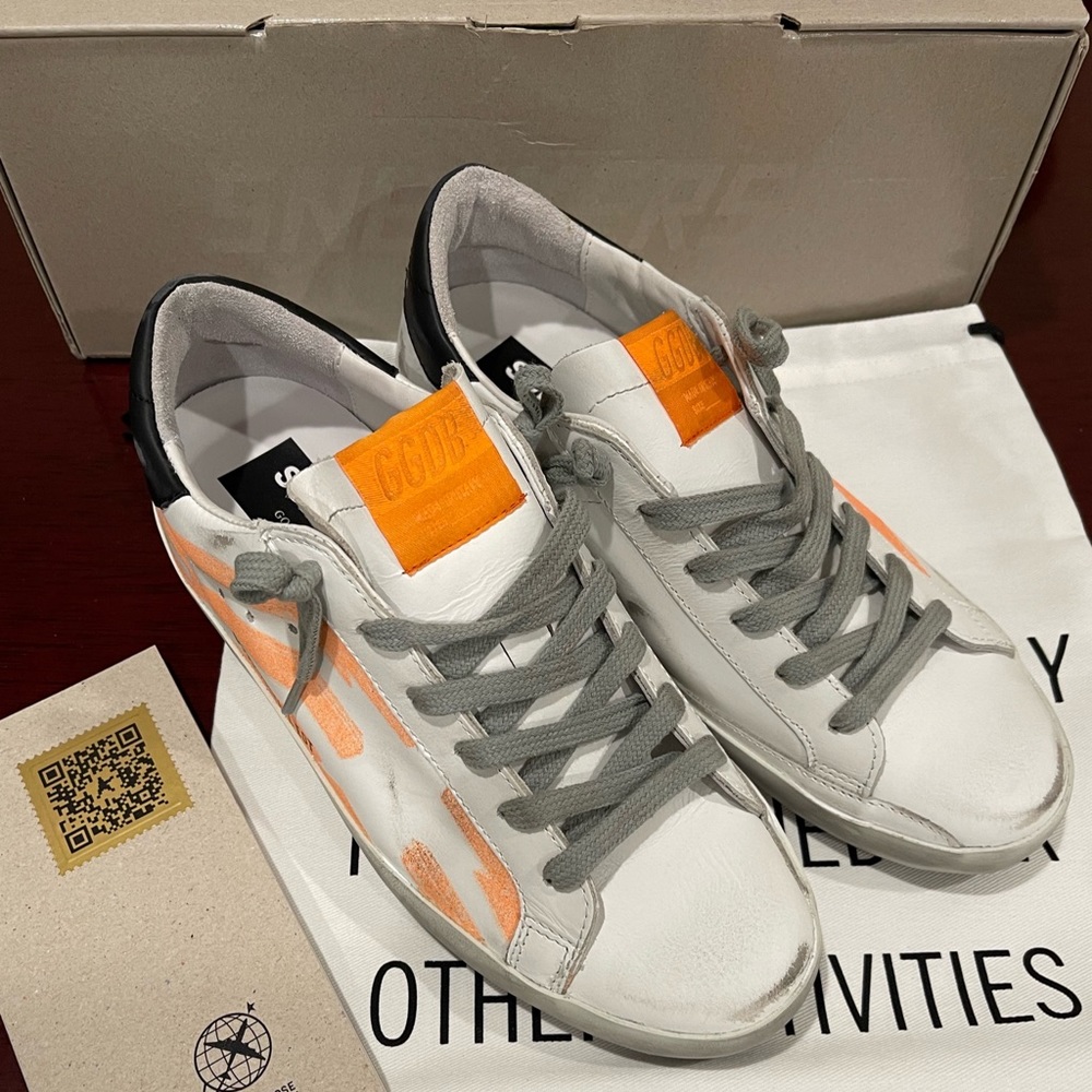NIB Authentic Golden Goose Superstar (EU 38)